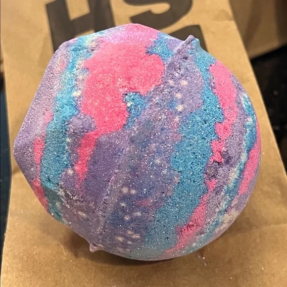 LUSH LIMITED EDITION SUGAR PLUM FAIRY BATH BOMB NEW - Picture 3 of 12